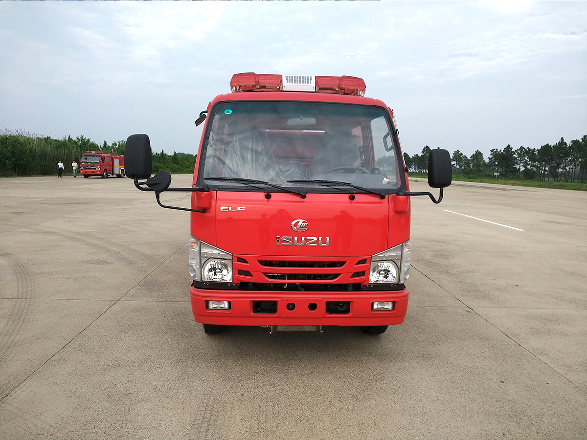 五十铃100P水罐消防车