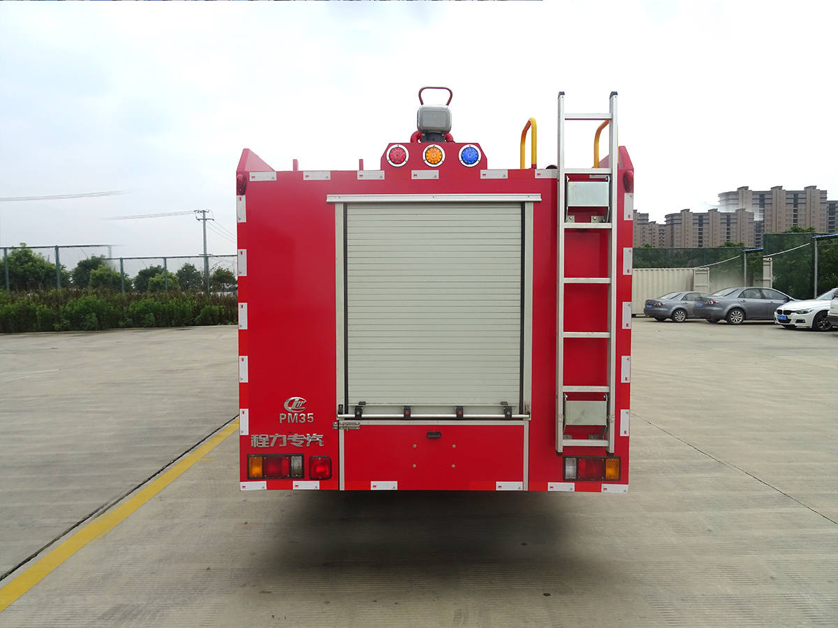五十铃700P 3.55吨水罐消防车